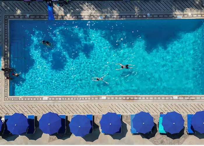 Village Santa Fortunata - Campogaio 4* סורנטו